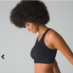 Soma seamless zip front sports bra